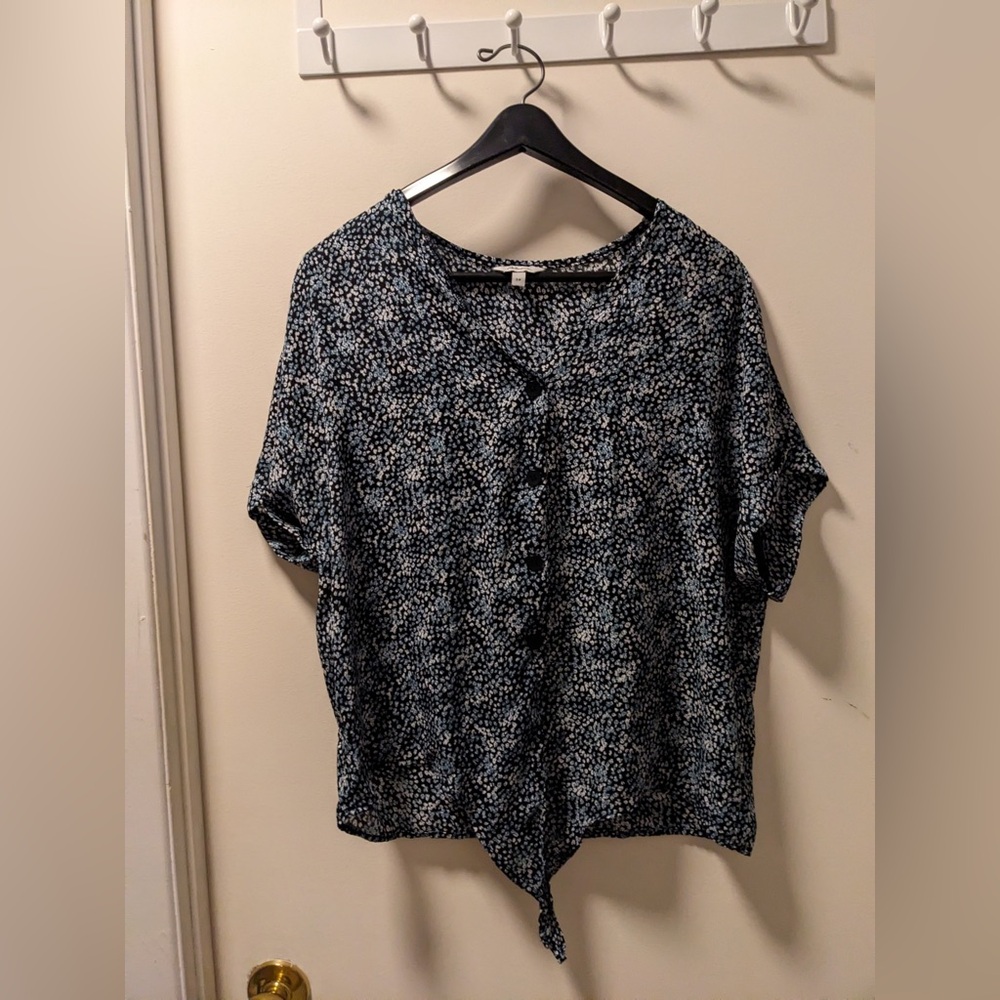 Reitmans Black and White Patterned Blouse